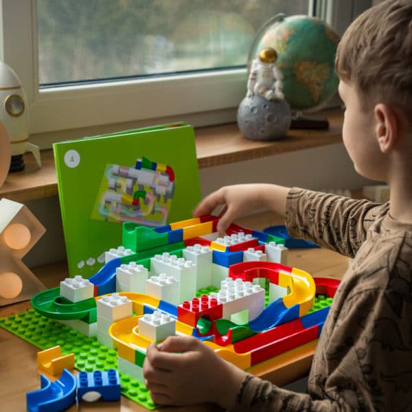Building outlet box toys