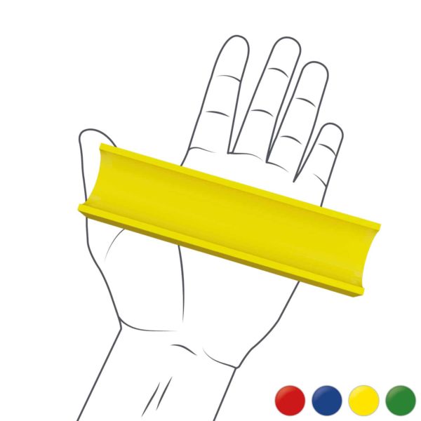 Hand mit Hubelino Kugelbahn Baustein gelb